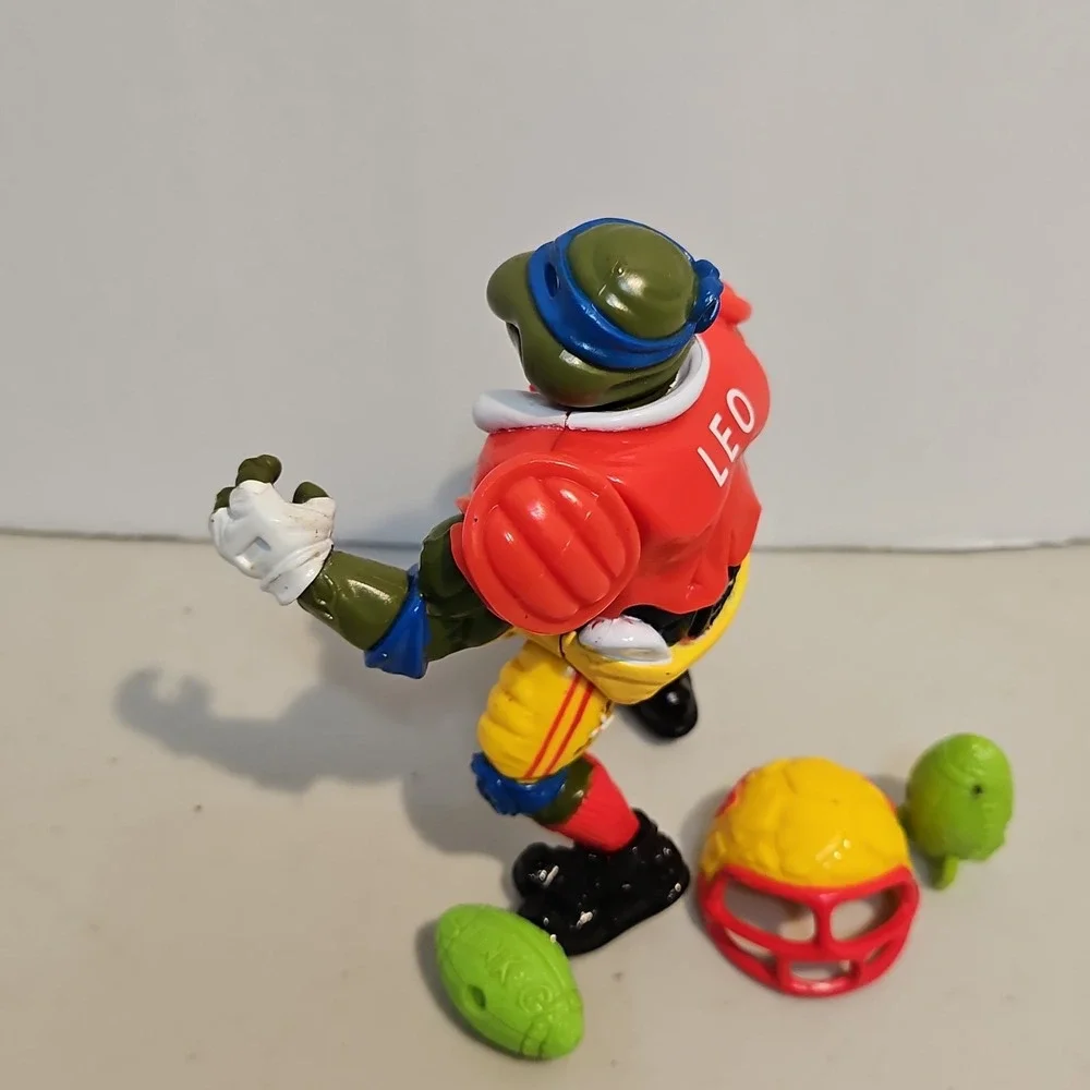 Teenage Mutant Ninja Turtles 1991 T.D. Tossin' Leo action figure